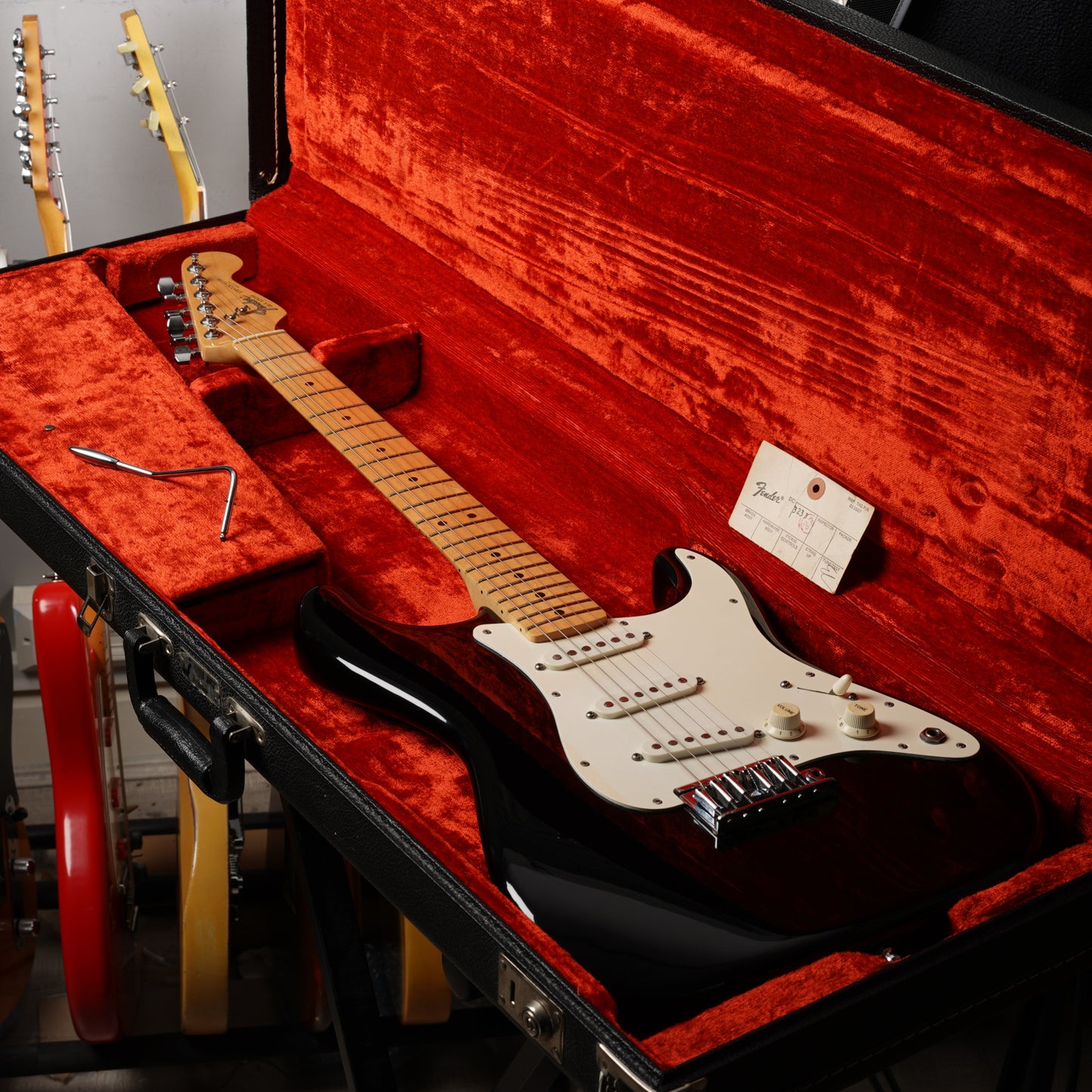 Fender Standard Stratocaster with Maple Fretboard 1983 - Black