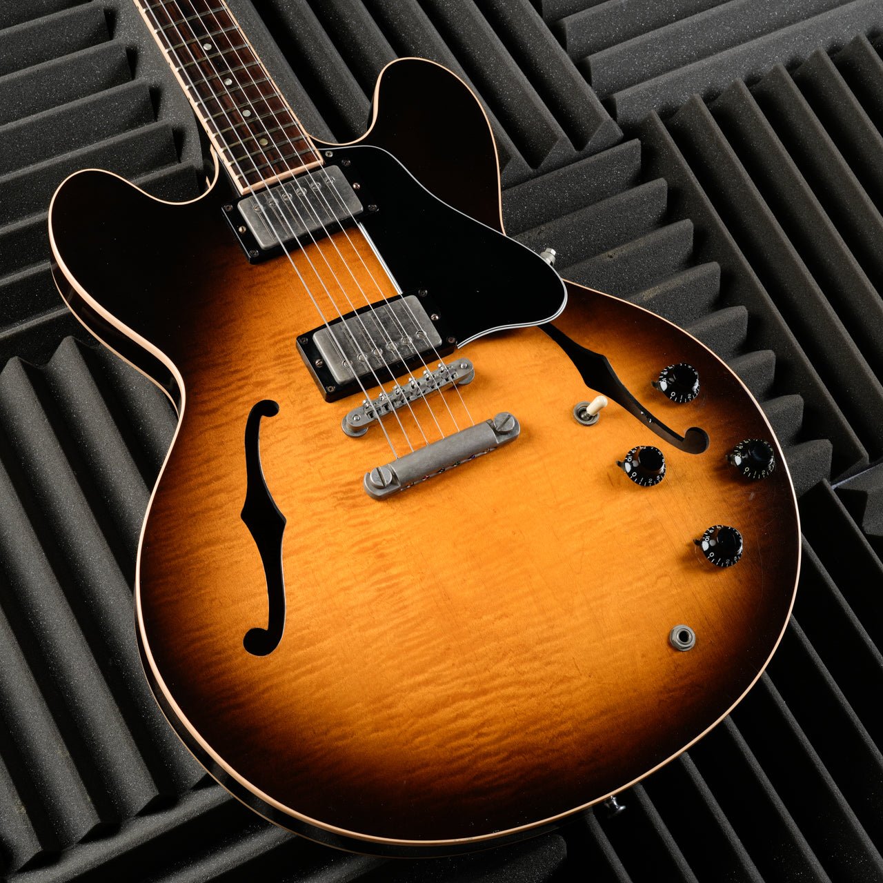 Gibson USA ES-335 Dot 1990 Yamano Order- Figured Vintage Sunburst front closeup