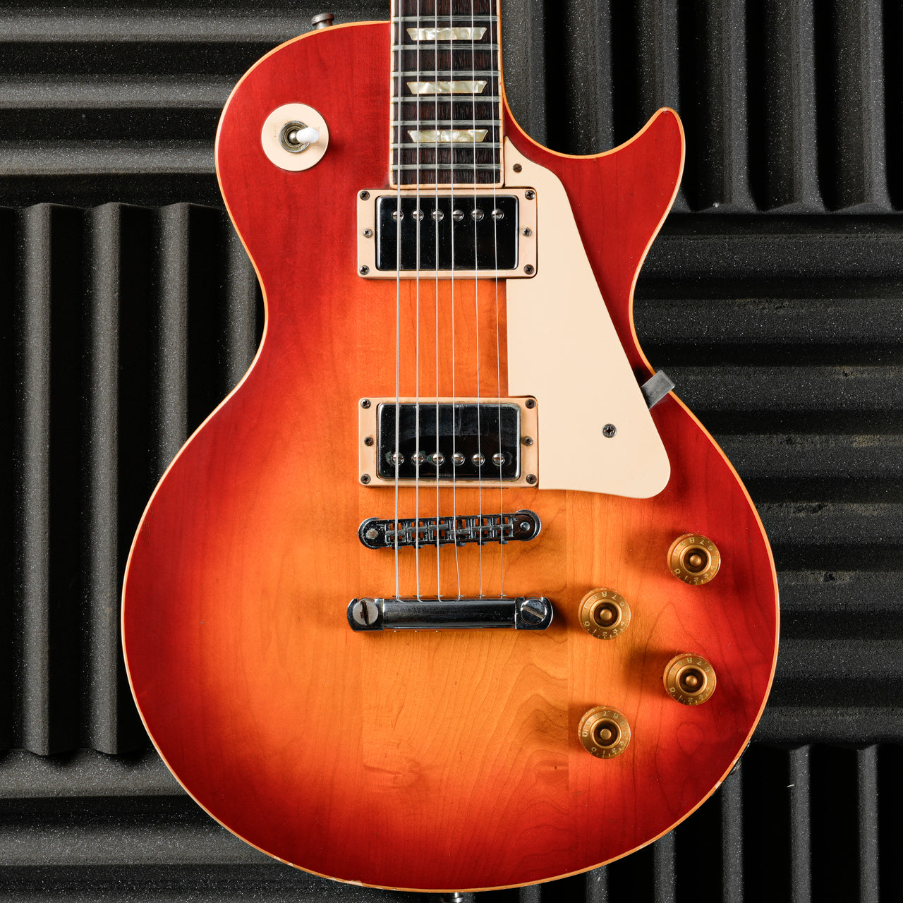 Gibson Les Paul Standard 1979 - Cherry Sunburst front closeup