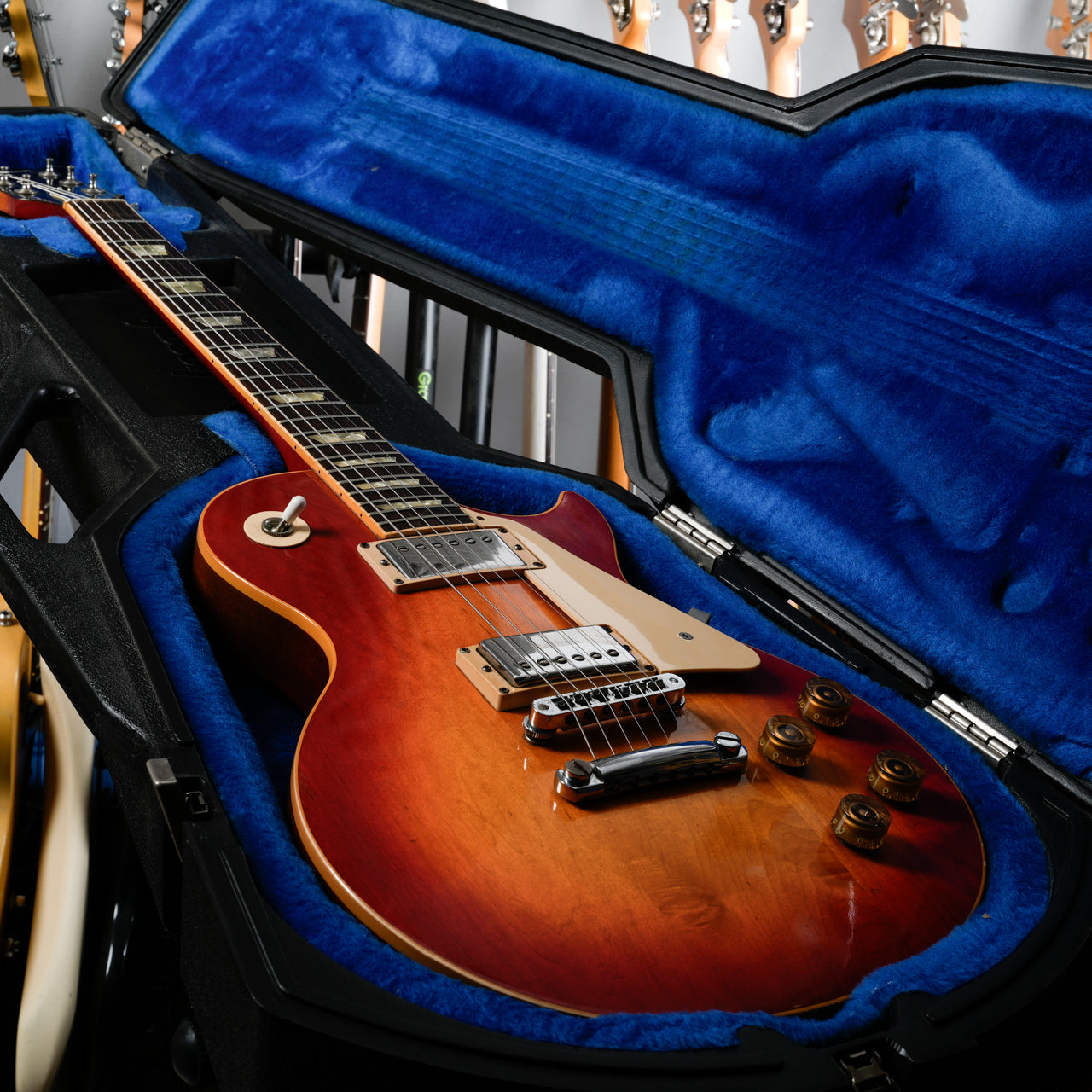 Gibson Les Paul Standard 1979 - Cherry Sunburst case