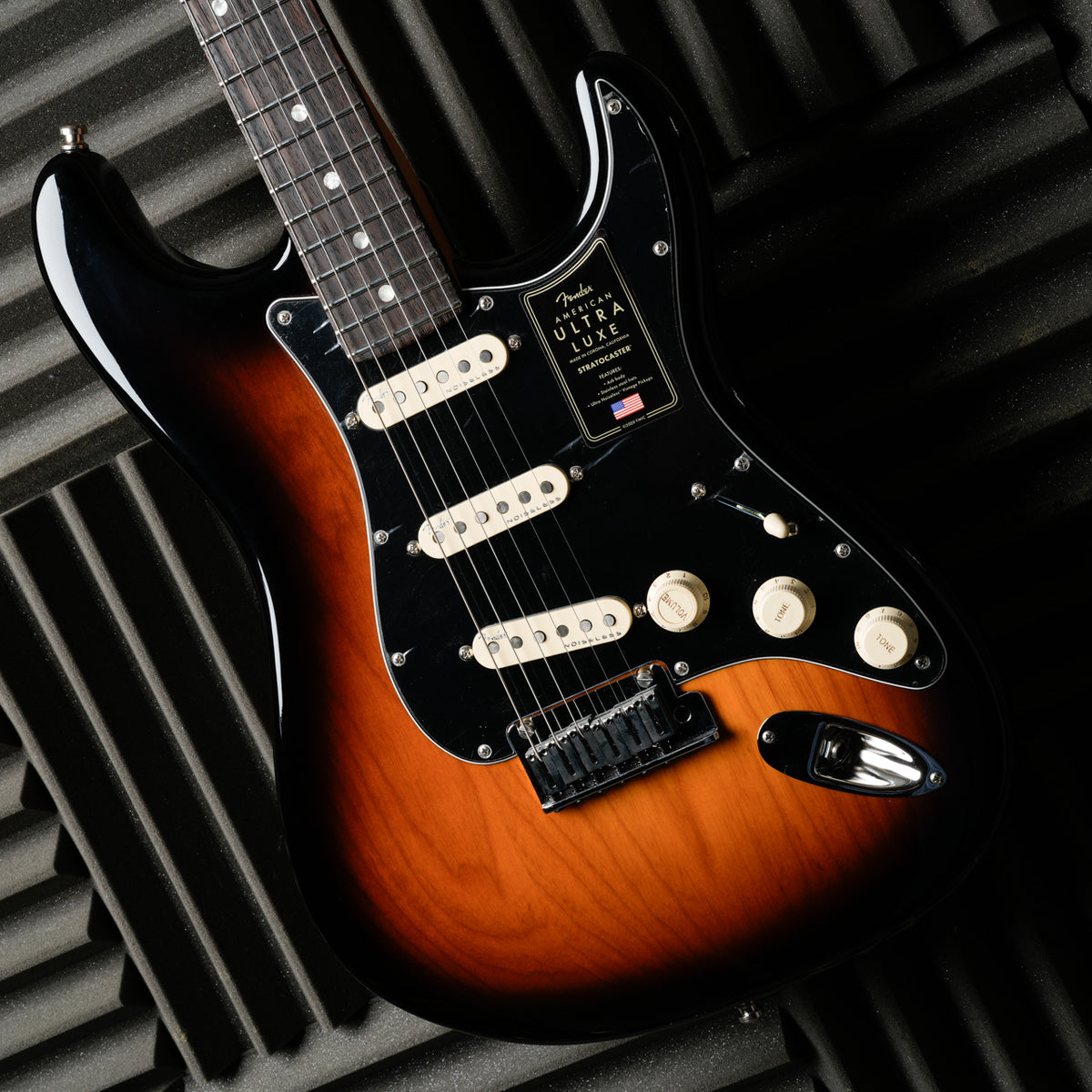Fender American Ultra Luxe Stratocaster with Rosewood Fretboard 2024 - 2-Color Sunburst