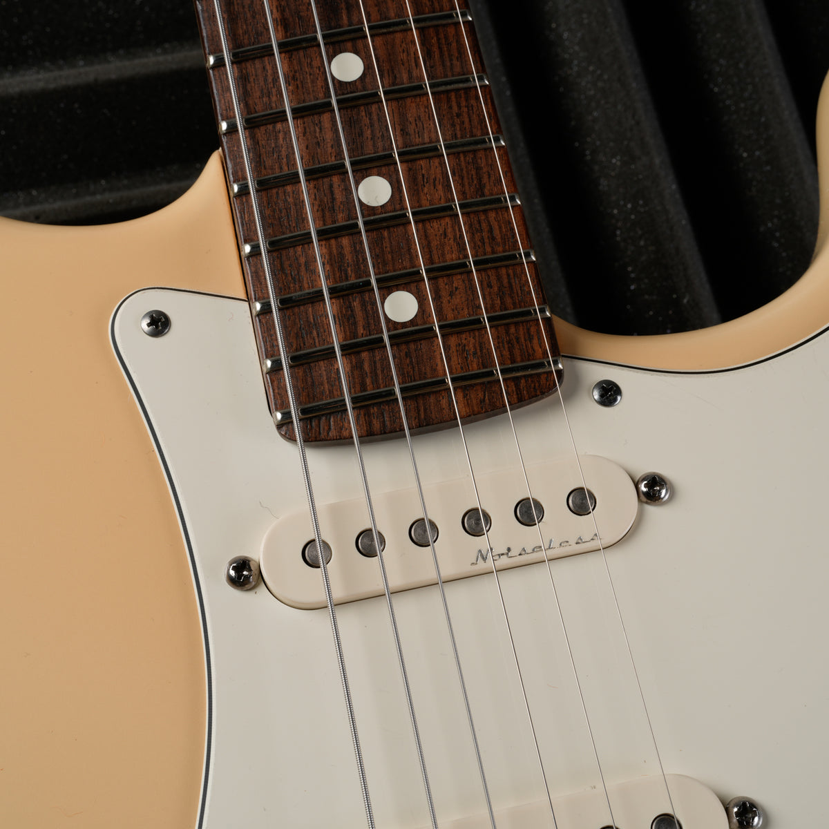 Fender Jeff Beck Artist Series Stratocaster with Hot Noiseless Pickups 2005 - Olympic White