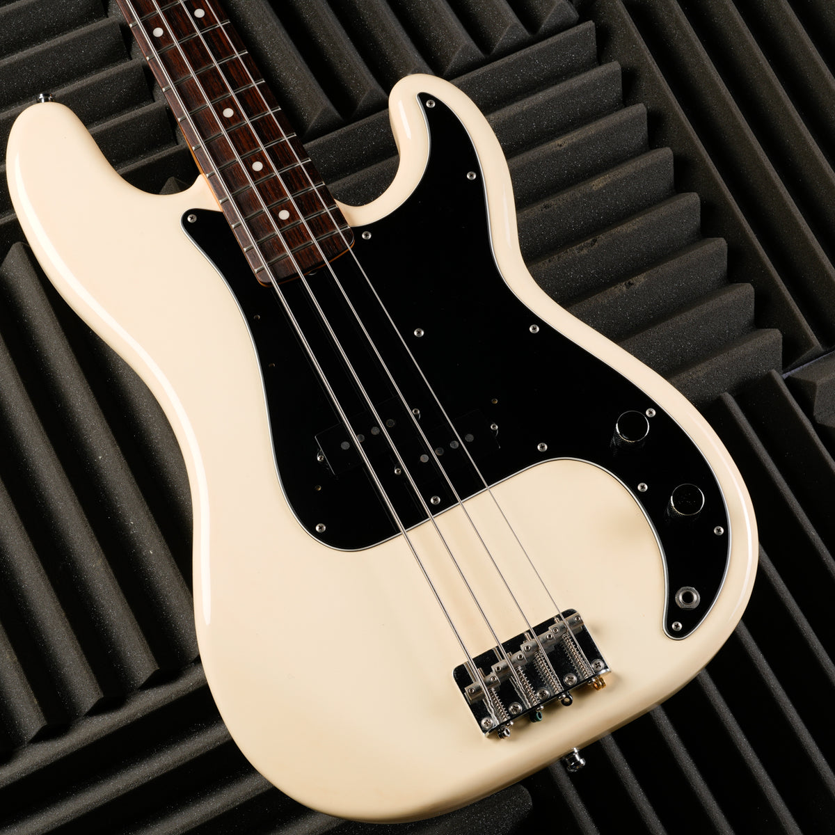 Fender PB70-70US Precision Bass Reissue MIJ - 2005 - Olympic White